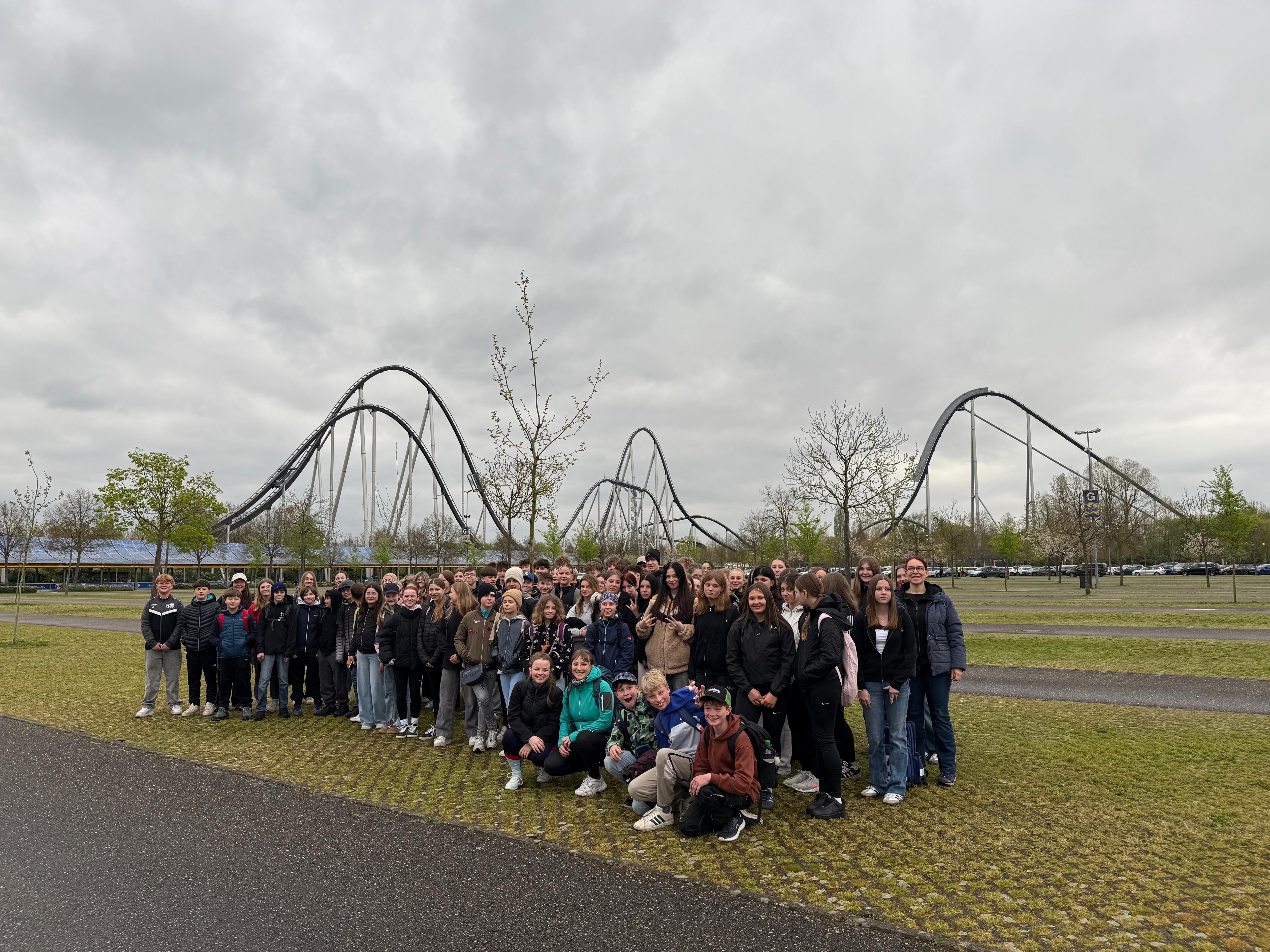 90 junge Menschen hatten ihren Spaß im Europa-Park (Foto: Birgit Daschner)